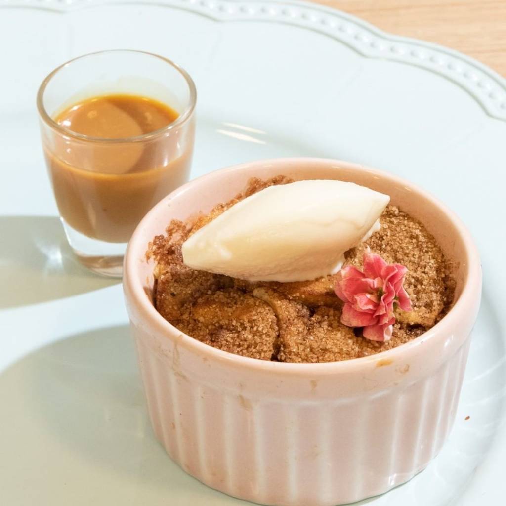 Rabanada no pote com sorvete e doce de leite Rabanada no pote com sorvete e doce de leite
