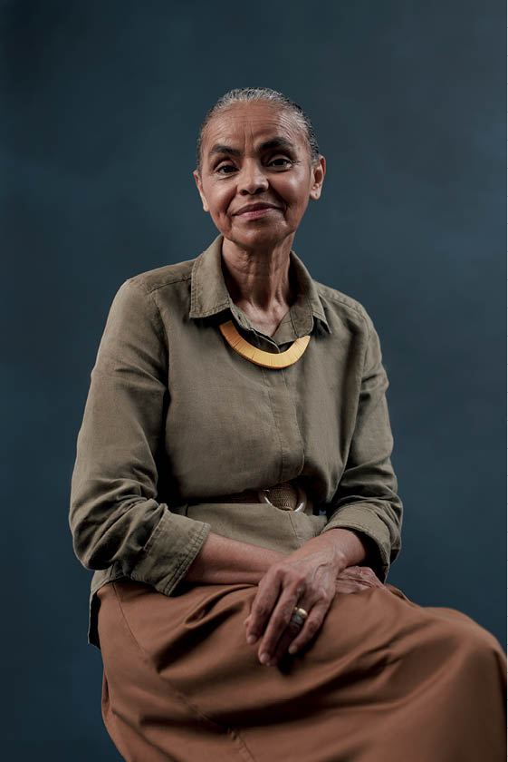 Foto de frente de Marina Silva