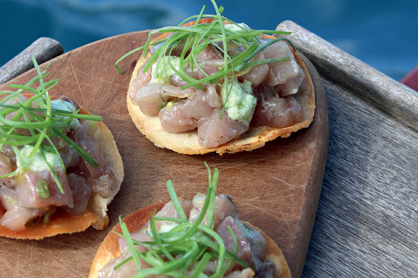 Receber Barca no Mar – Tartar de carapau Receber Barca no Mar - Tartar de carapau