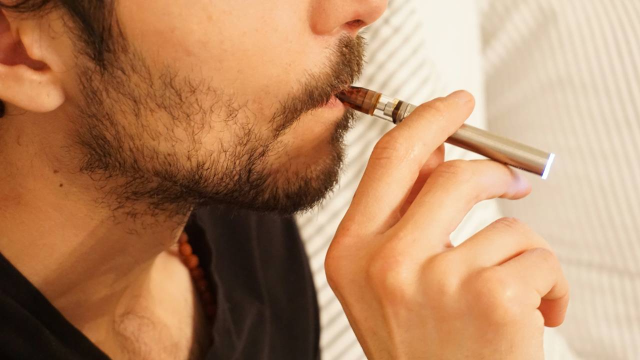 O tópico dos cigarros eletrônicos vem se mostrando cada vez mais preocupante