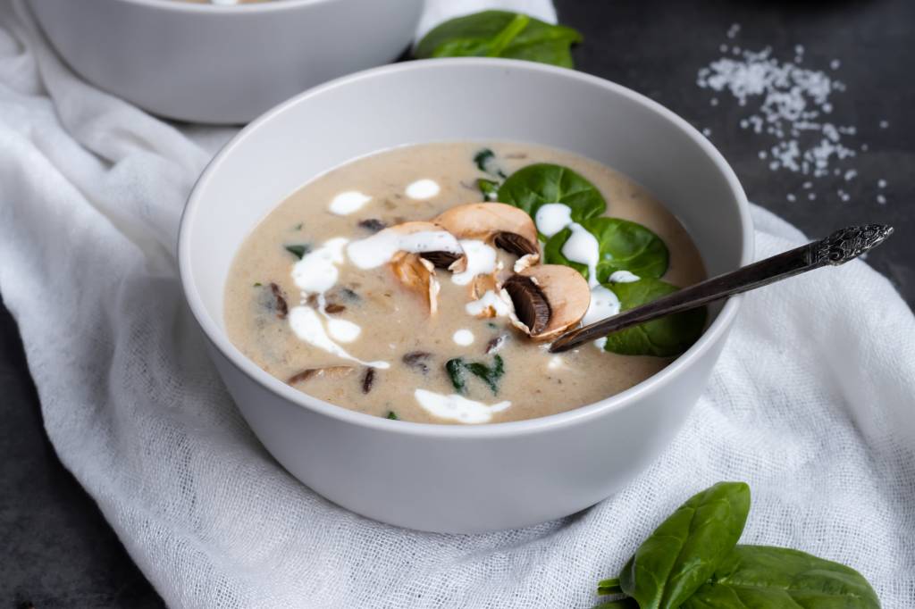 Caldo de cebola com cogumelos