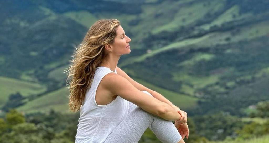 Gisele Bündchen fazia dieta de cigarro e vinho e sofria crises de pânico