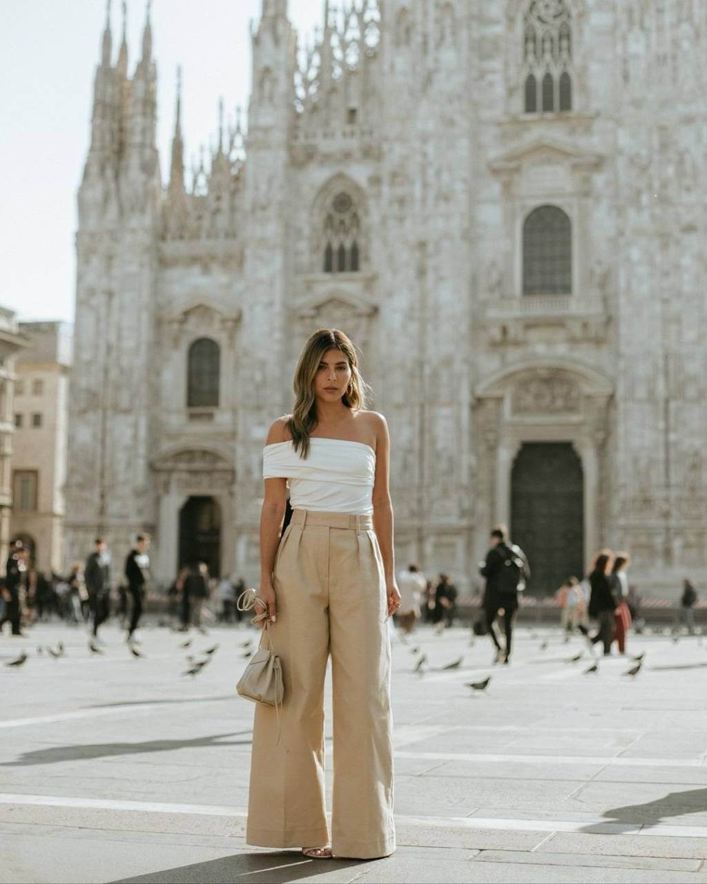 ombro-a-mostra-elegante look elegante com ombro a mostra