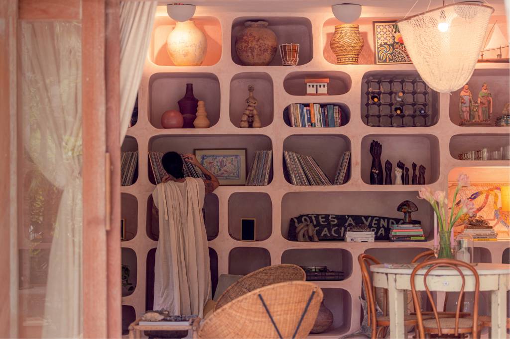 Casa em Trancoso traz a união perfeita entre natureza e o greco-baiano