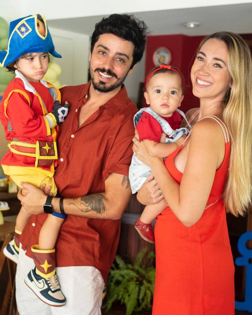 Papo-Aberto-Histórias-de-Carnaval-Casal-Longe-de-Casa-família-amor-relacionamento