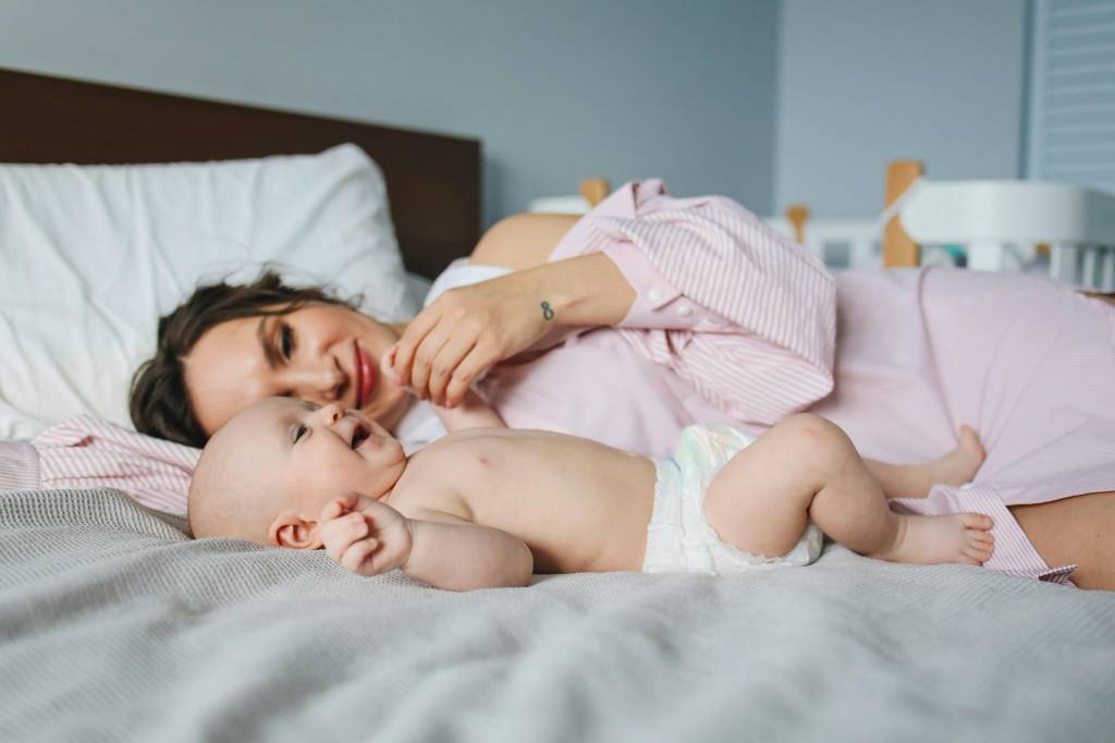 dificuldade-conectar-recem-nascido-como-lidar-2 As mulheres tendem a passar por um período de vulnerabilidade hormonal, o que pode gerar um estranhamento consigo mesma e com o próprio filho