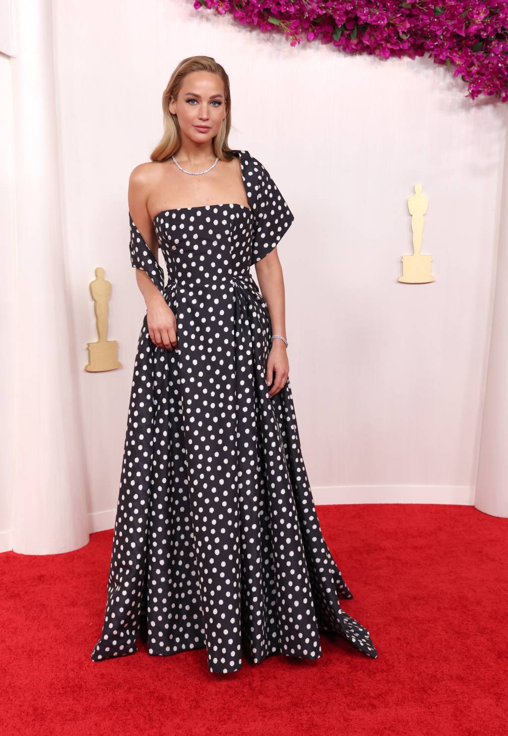 Jennifer Lawrence no tapete vermelho do Oscar 2024 Jennifer Lawrence no tapete vermelho do Oscar 2024