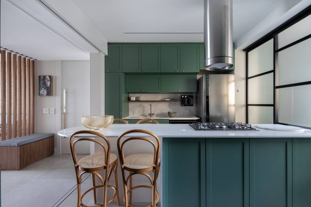 Cozinha provençal – Projeto Natalia Salla Arquitetura – Foto Luciano Mendes Cozinha com marcenaria provençal