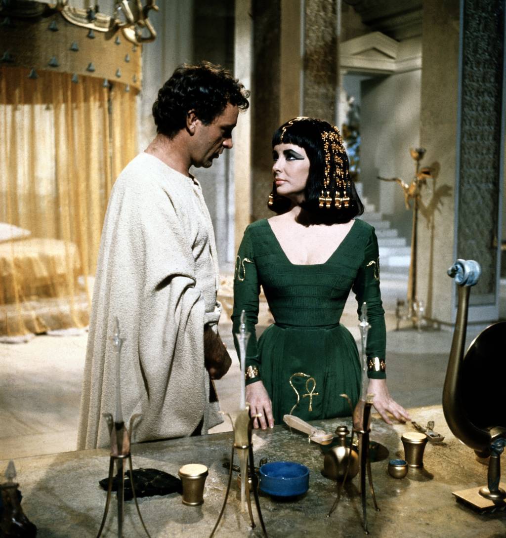 Elizabeth Taylor as Cleopatra with Richard Burton as Marc Anthony amor tóxico em Hollywood Richard Burton e Elizabeth Taylor