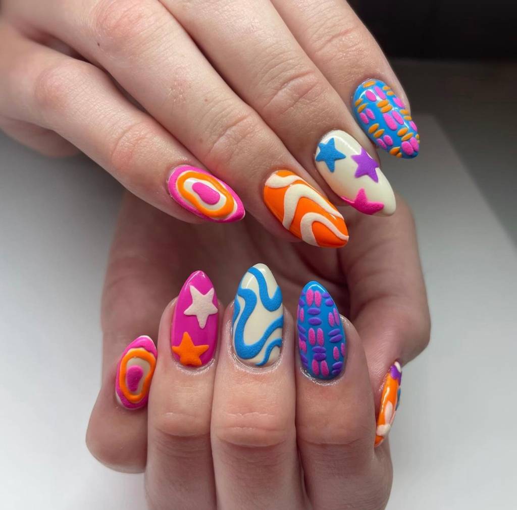 nail art ondulada 3D com efeito aveludado