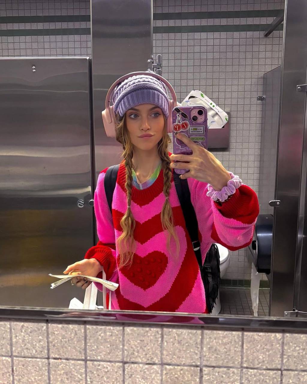 Atriz da série “13 Reasons Why” é internada por desnutrição