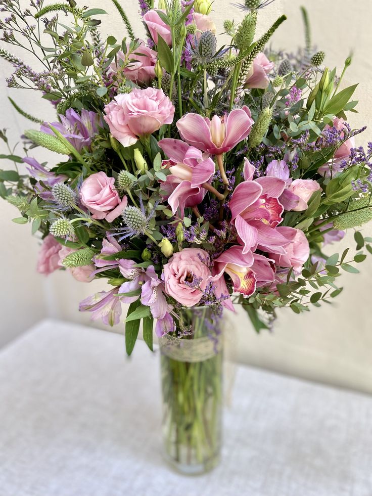 lírios-presentes-flores-siginifcados-Dia-das-Mães Dia das Mães: Aprenda como escolher ou montar um arranjo para presentear