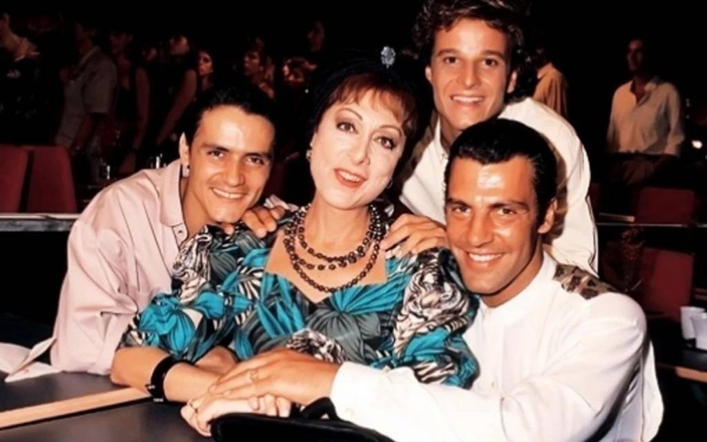maes-novelas-rainha-da-sucata-dona-armenia Aracy Balabanian com Jandir Ferrari (à esq.), Gerson Brenner (à dir.) e Marcello Novaes em cena da novela Rainha da Sucata (1990)