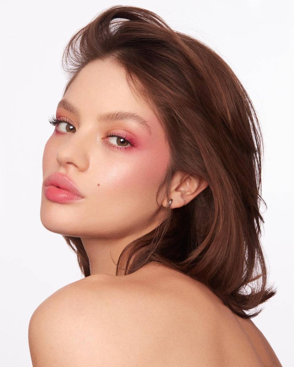maquiagem-para-olhos-mel Sombra rosa realça olhos cor de mel