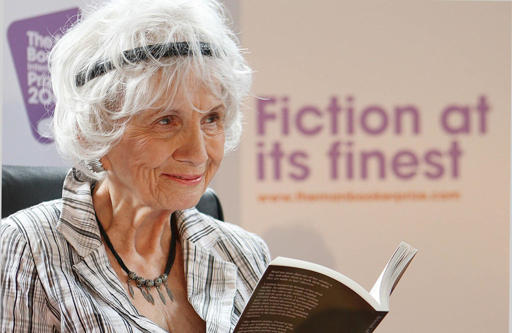 Alice Munro, prêmio Nobel de literatura, morre aos 92 anos