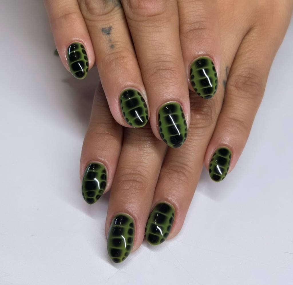 nail art animal print crocodilo