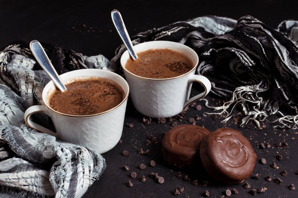 Receita de chocolate quente cremoso com vinho