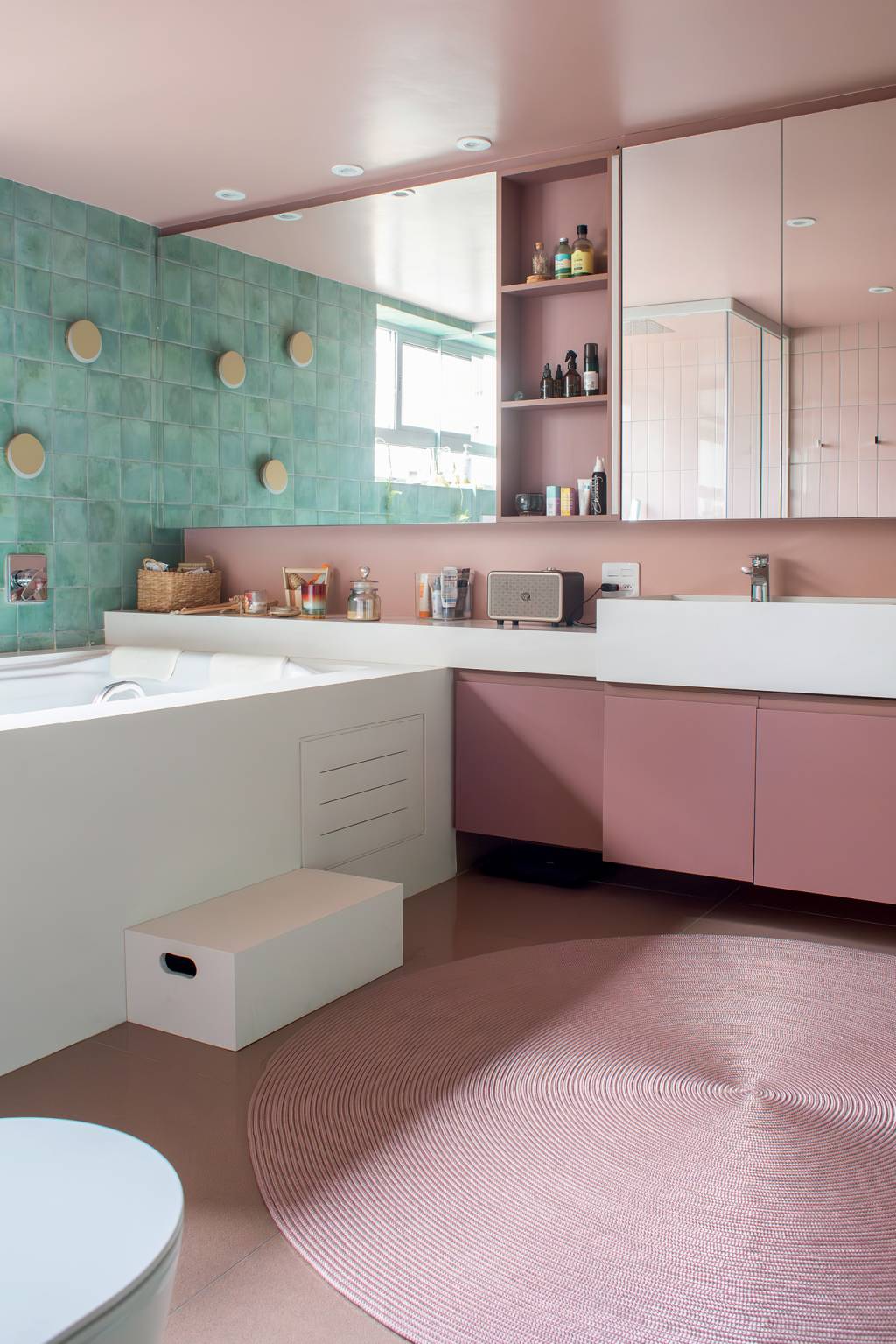apartamento-diva-depressao-banheiro-rosa-verde Indoor, apartamento do Diva Depressão para CLAUDIA