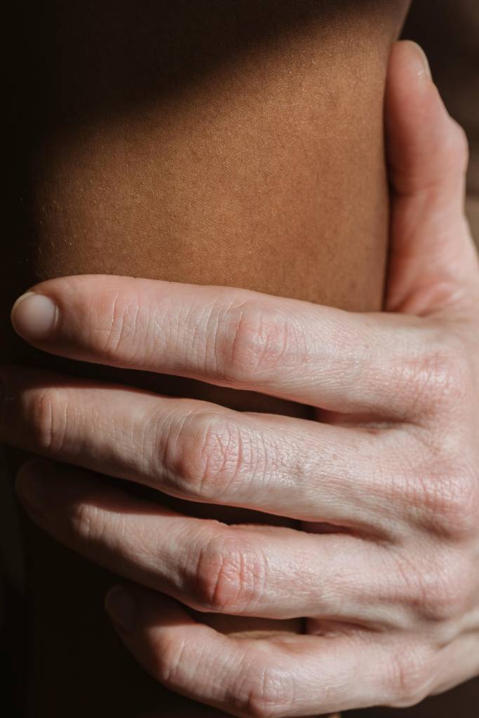 skin-picking-transtorno-sintomas Skin picking: o que está por trás da síndrome que causa lesões na pele?