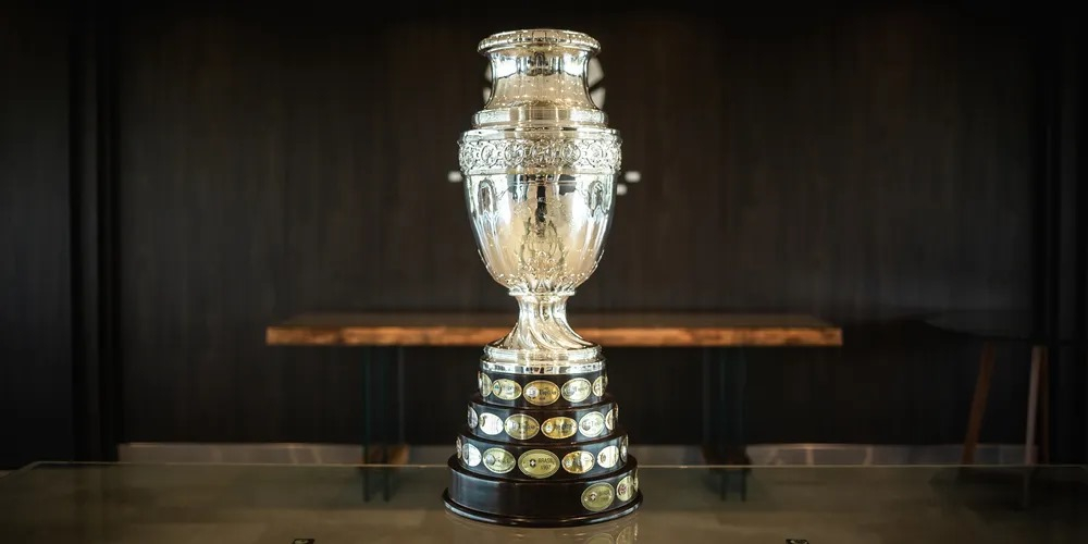 taca-copa-america-2024 Taça da Copa América pesa quase 12 Kg e poderá ser vista em São Paulo e no Rio de Janeiro