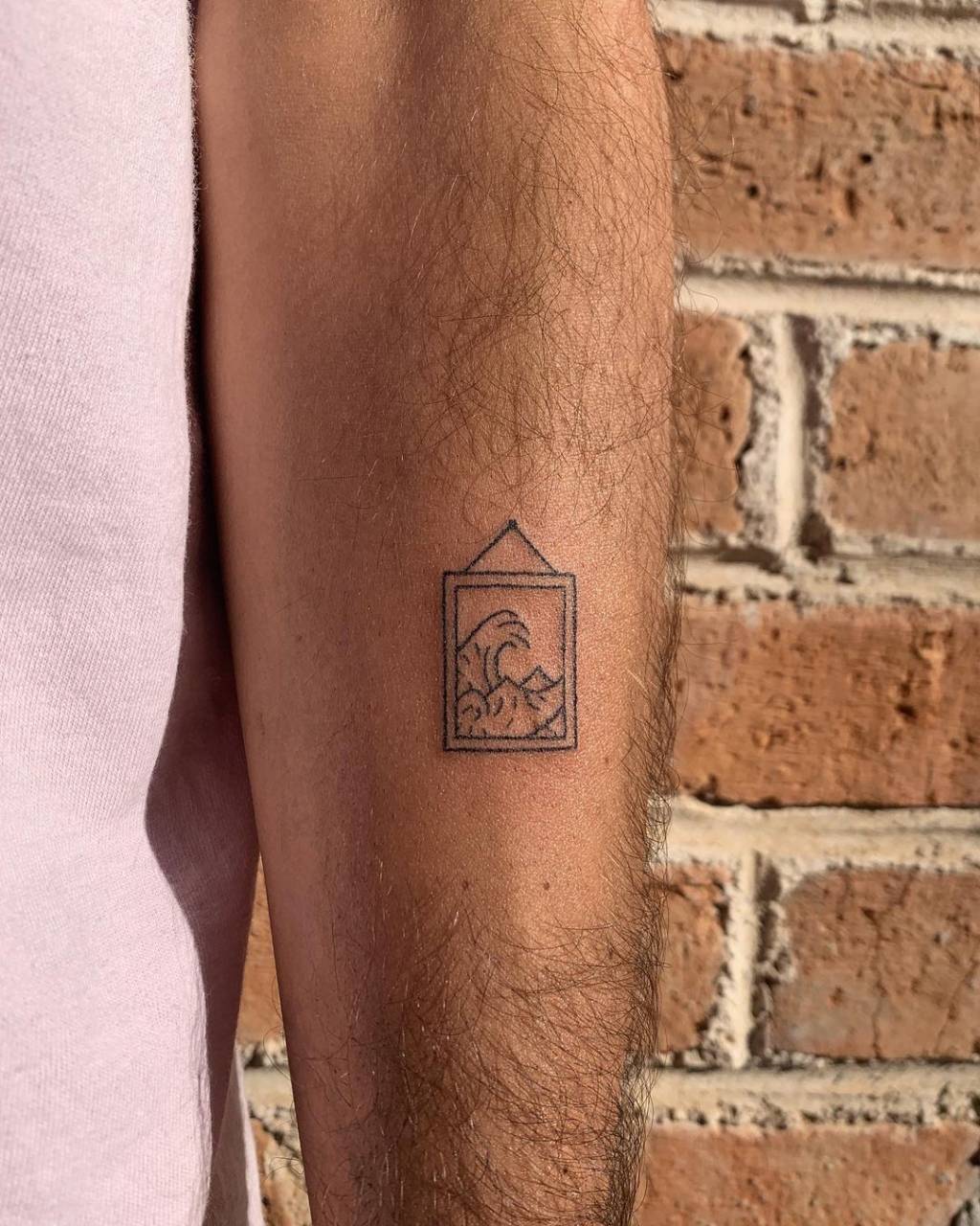 tatuagem-discreta Tatuagem delicada e criativa no braço