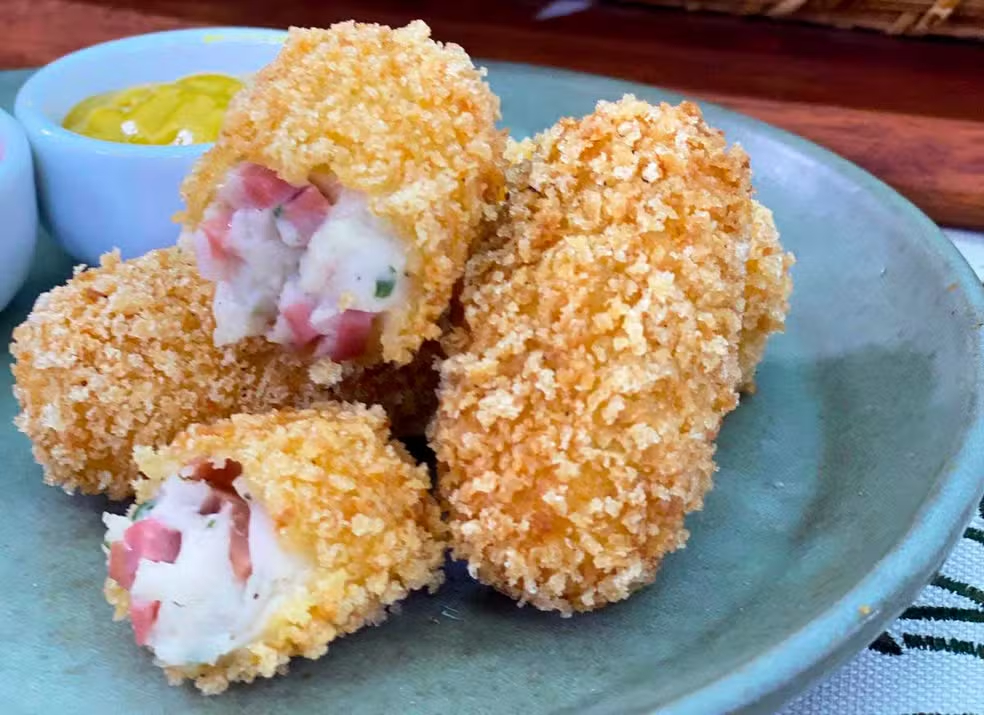 Receita de croquete cremoso de mortadela rende 40 unidades