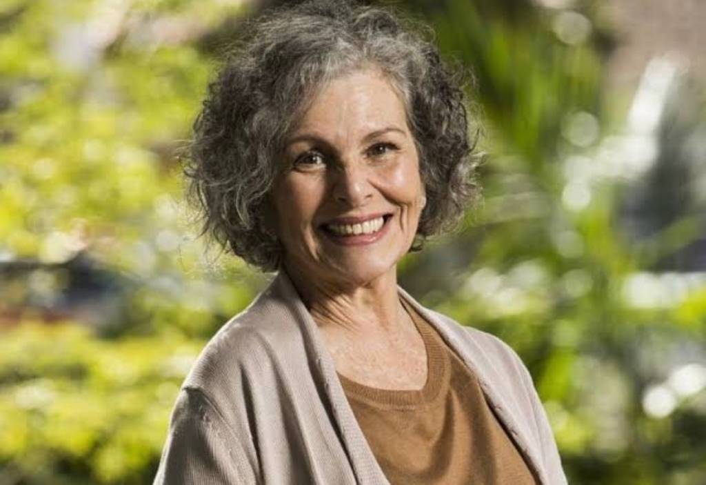 “Não mexi no meu rosto”, diz Irene Ravache sobre intervenções estéticas