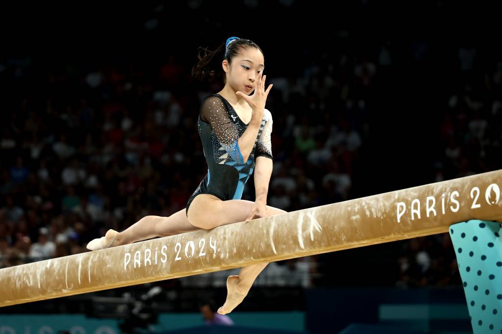 Artistic Gymnastics – Olympic Games Paris 2024: Day 4 maquiagem Mana Okamura olimpíadas de paris
