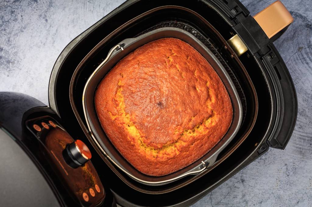 Receita de bolo na air fryer Como fazer bolo na air fryer