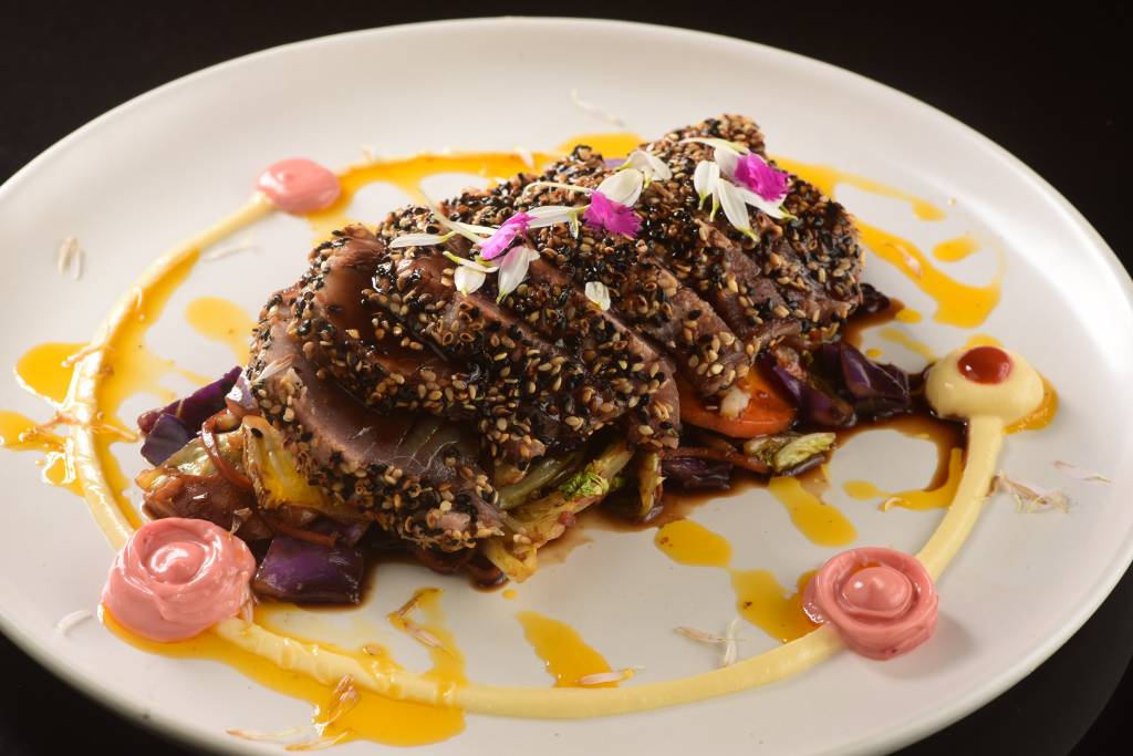 delivery-saudavel-Teppanyaki de Atum-peixoto Teppanyaki de atum do Peixoto Sushi, no Rio, com legumes salteados
