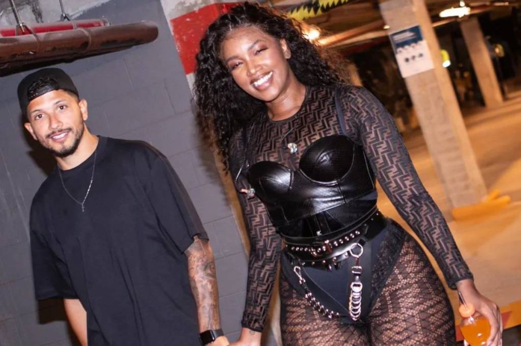 Iza tem todo o direito de se reconciliar com Yuri; por que não teria?