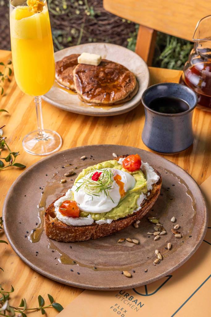 restaurantes-dia-dos-pais-urban-kitchen As opções inclusas no brunch do Urban Kitchen contam com drink, café, panqueca e toast