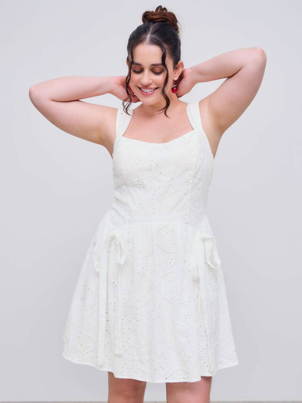 Vestido branco plus size