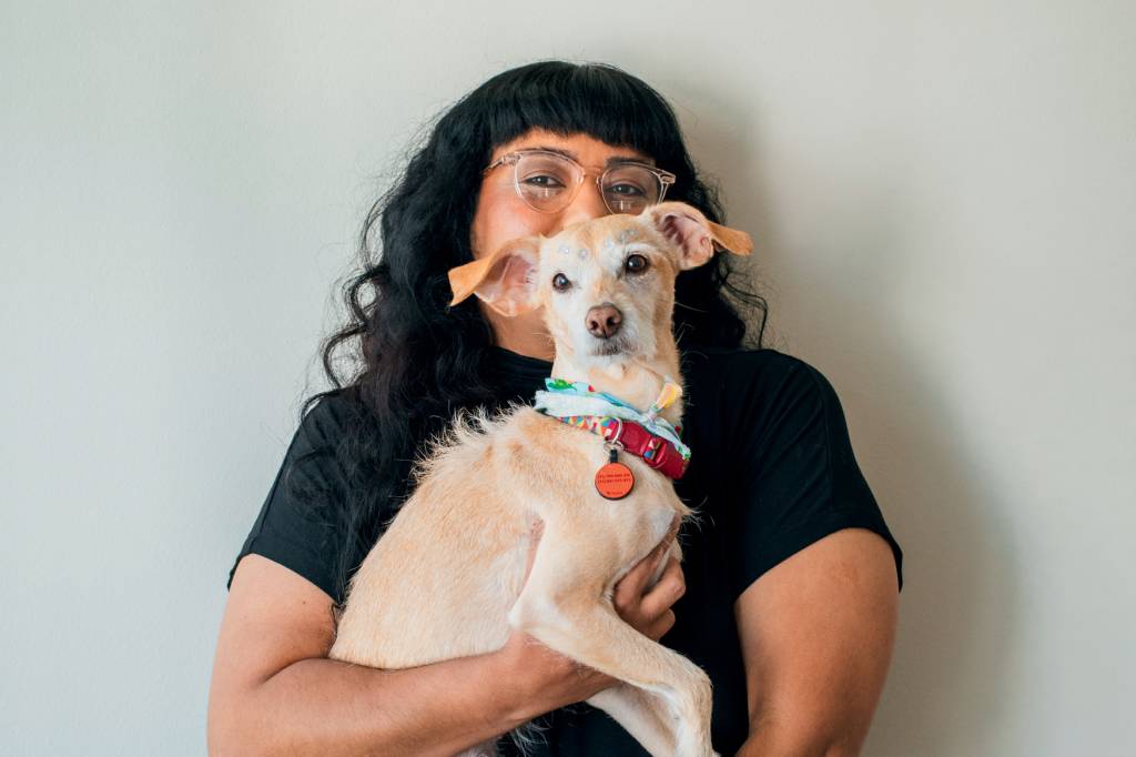 Déia Freitas, do ‘Não Inviabilize’, fala sobre perder mãe e pai ainda na adolescência