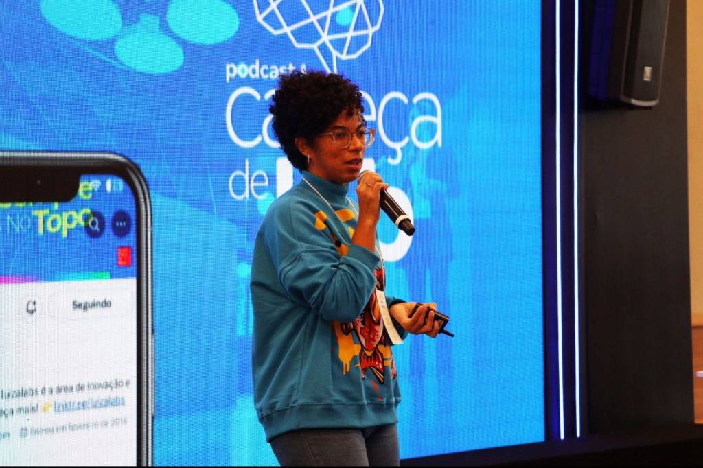 raíssa-perfil-microfone Com 22 mil participantes e apenas 19 vagas. Raíssa teve uma trajetória de destaque