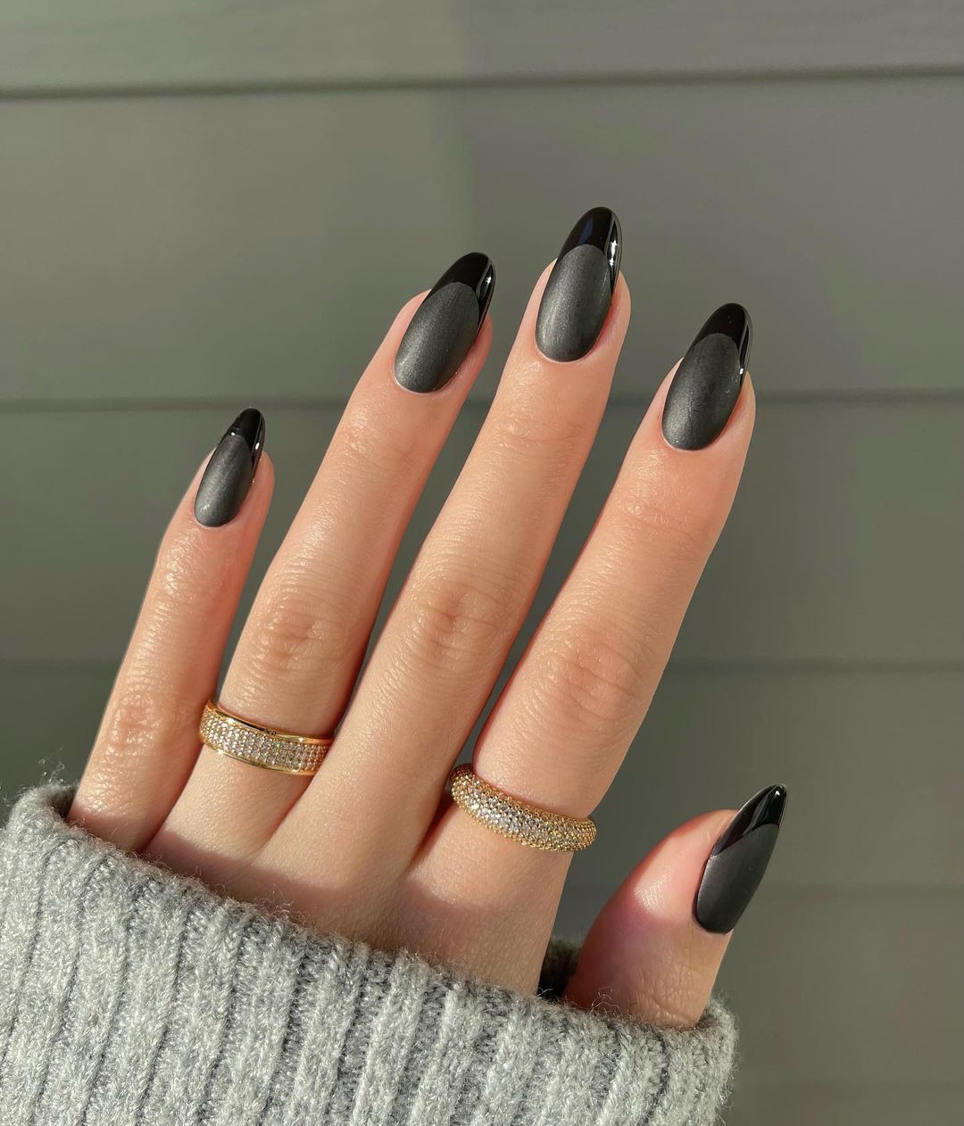 Unhas pretas com francesinhas pretas