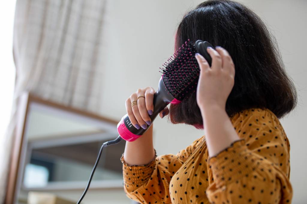 Salão em casa: conheça os 3 melhores secadores e modeladores de 2024