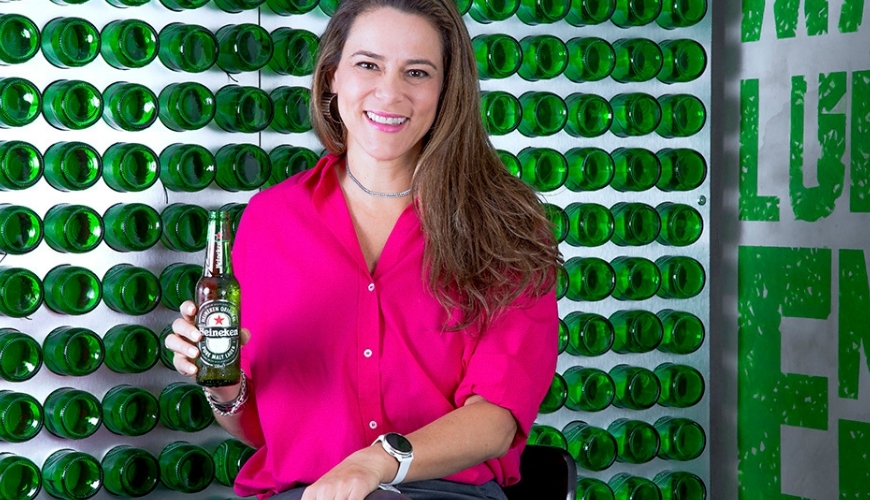 A mulher símbolo da equiparação de gênero na Heineken