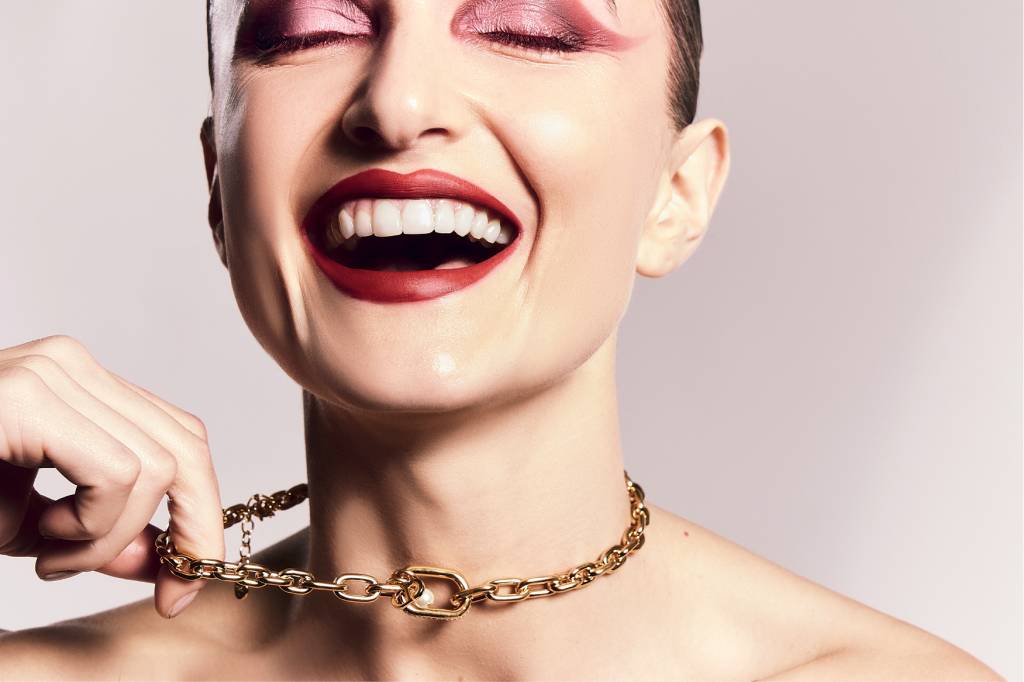 4 formas inusitadas de usar o clássico batom vermelho