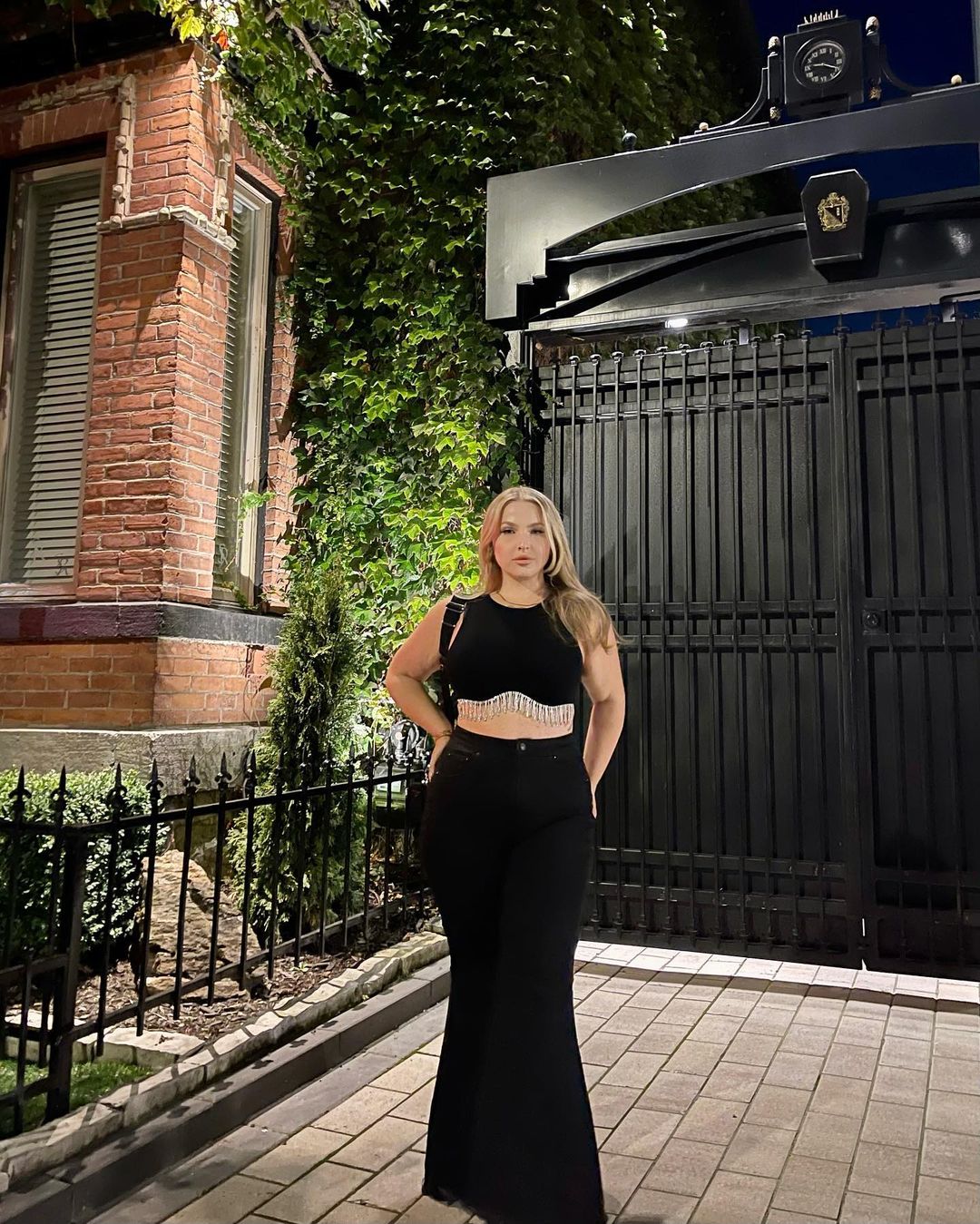 Cal&ccedil;a flare preta e plus size