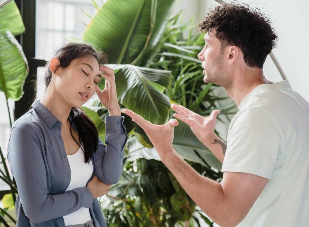 Inveja no relacionamento? Saiba como reconhecer e superar esse sentimento