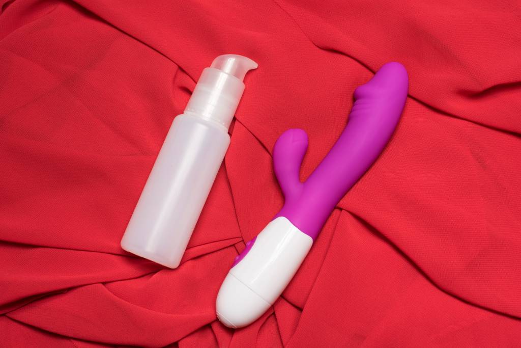 3 lubrificantes “diferentões” para apimentar o sexo e a mastubação
