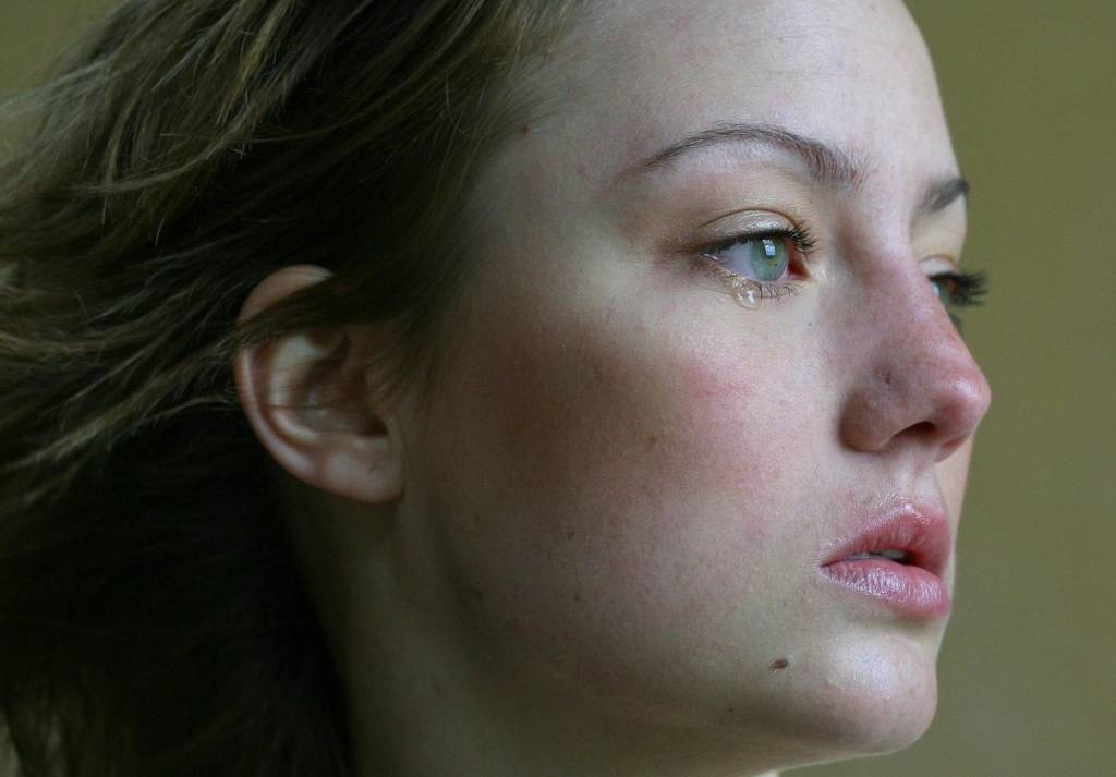 Com qual idade atingimos o auge da tristeza? Estudo revela