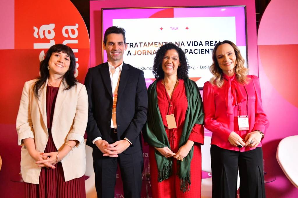 impacto-cotidiano Mediada pela editora-chefe de CLAUDIA Karin Hueck, esse assunto foi tema da conversa entre as oncologistas Ana Amélia Viana e Angélica Nogueira, e a doutora em saúde pública Silvia Ferrite, que também é paciente oncológica