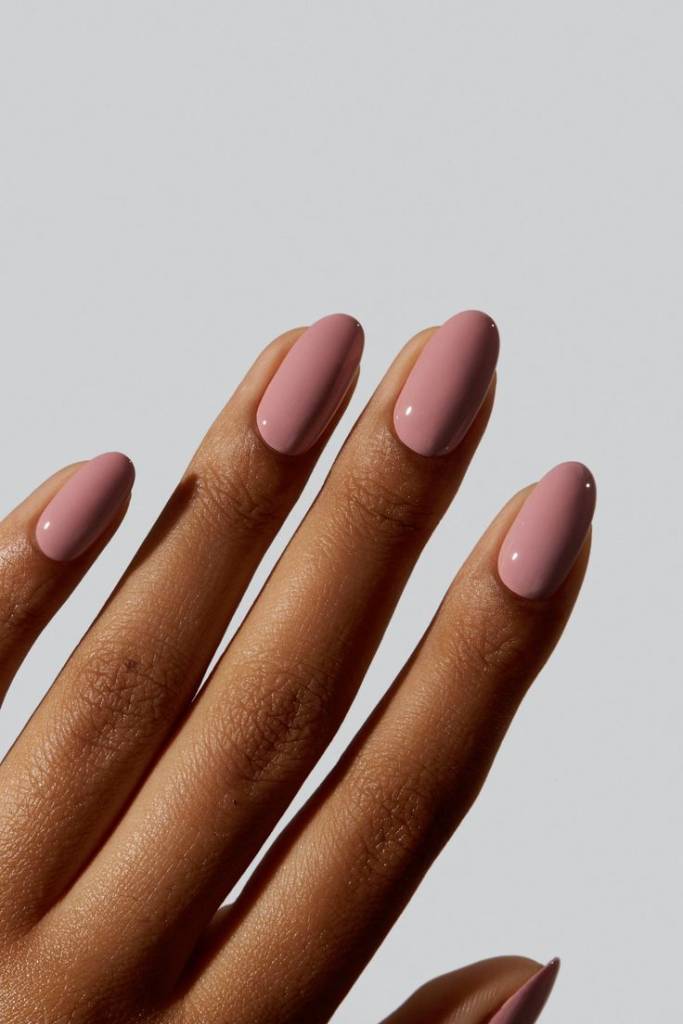 esmalte-efeito-gel-tom-sóbrio Esse é o esmalte com efeito gel mais procurado do momento