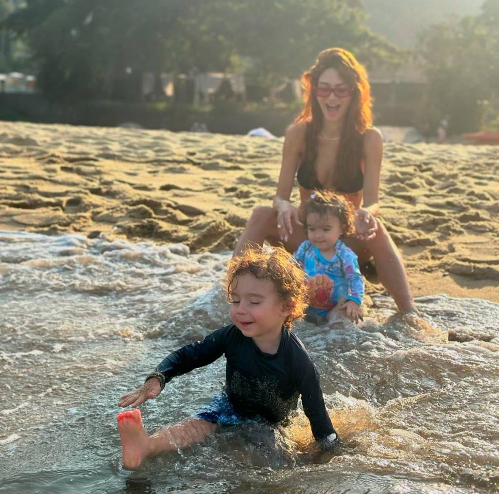 thaila-ayala-filhos Thaila Ayala comenta sobre as dificuldades da maternidade