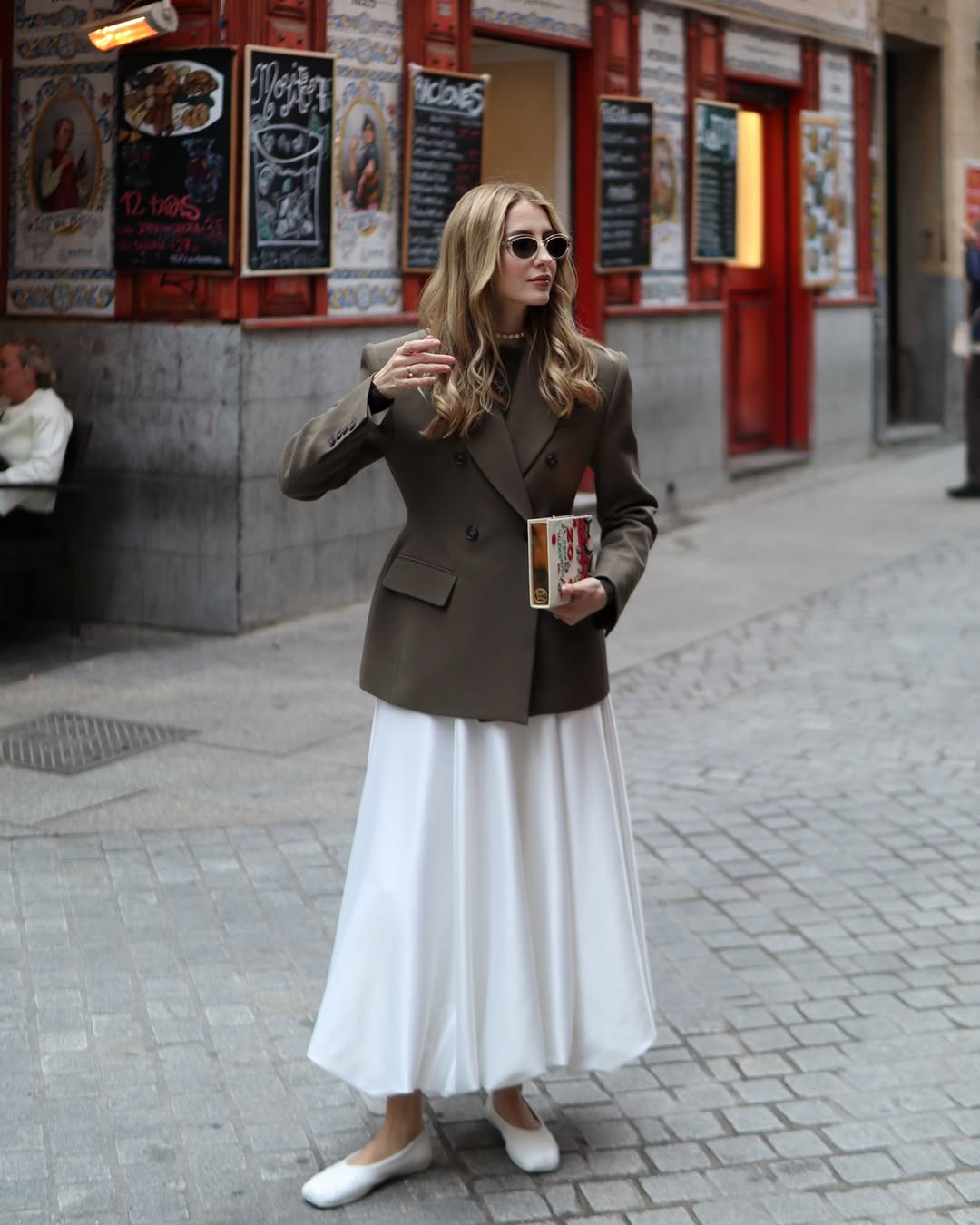 Looks com saia balon&ecirc;