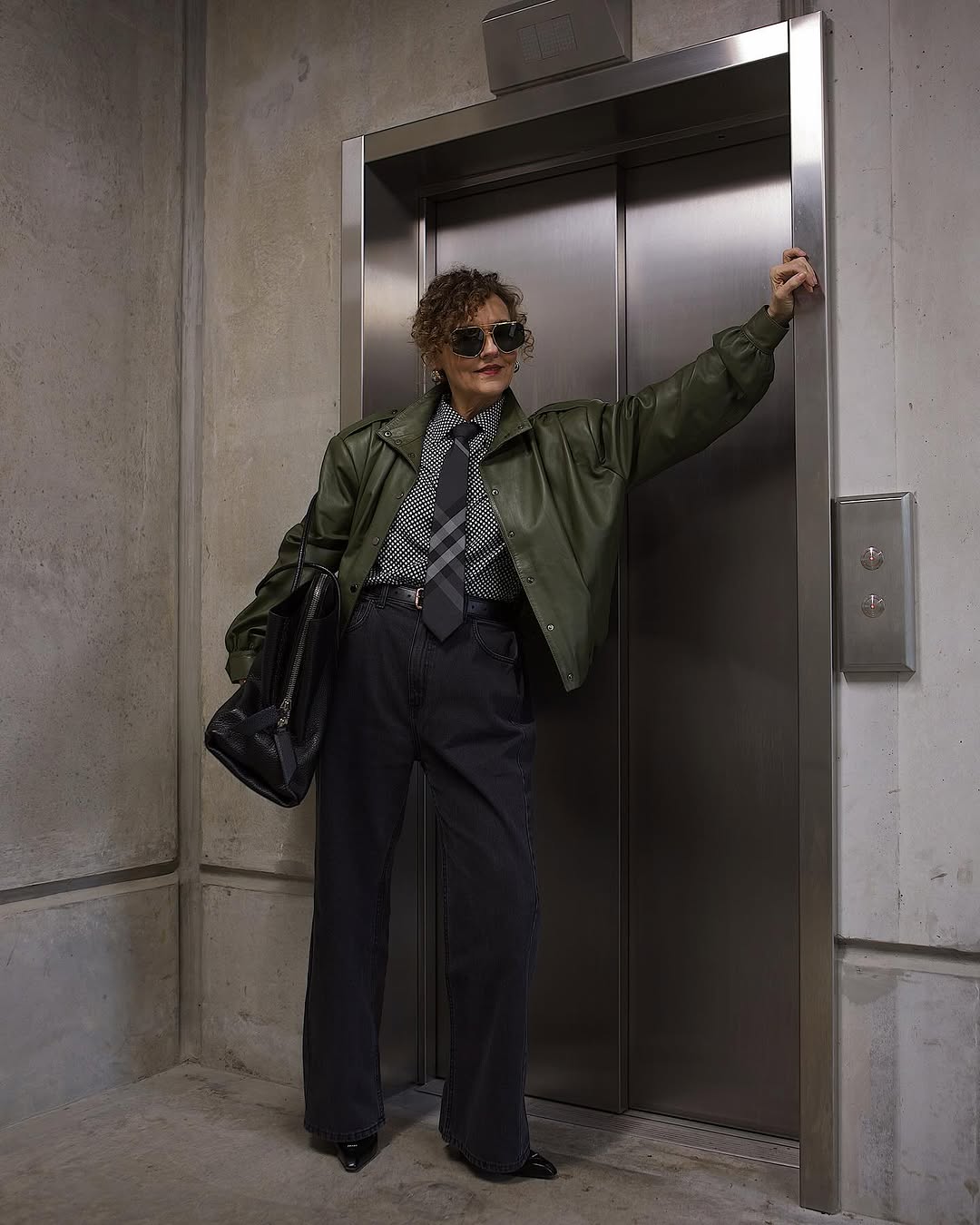 Look com camisa listrada