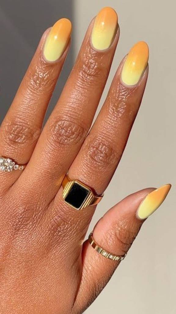 ombre-nail-amarelo-manteiga-esmalte Amarelo manteiga: saiba como usar o esmalte queridinho do verão 2025