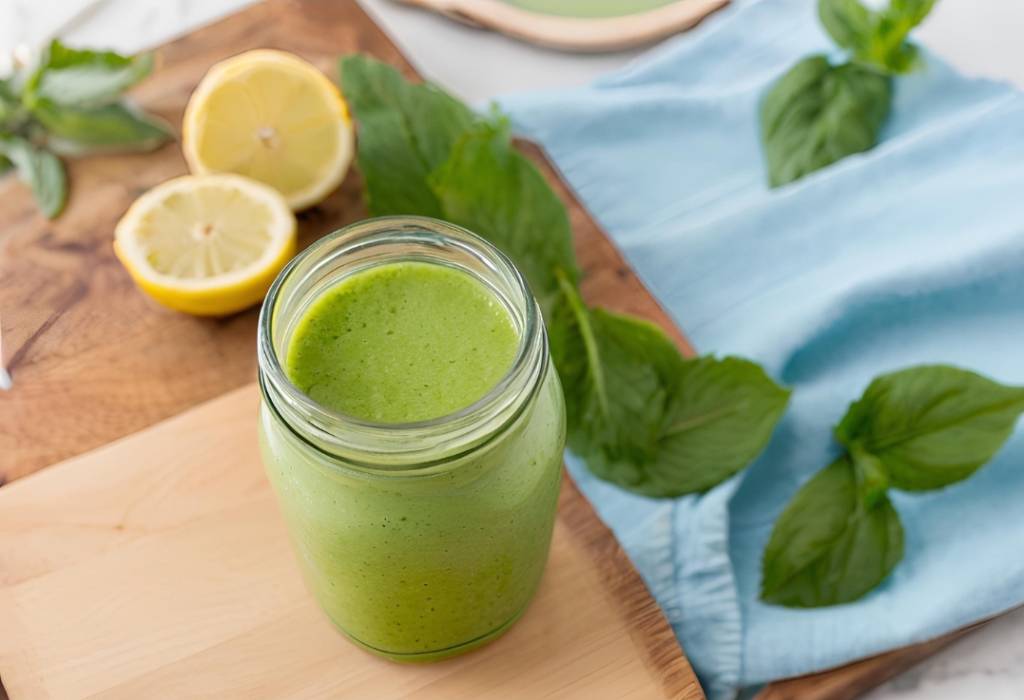 Receita de suco verde detox com mix de frutas